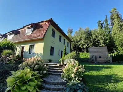 Ein Garten an der Unterkunft Holiday apartment with 3 bedrooms