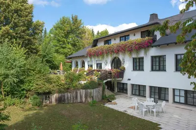 Ein Garten an der Unterkunft Landhaus Deuber