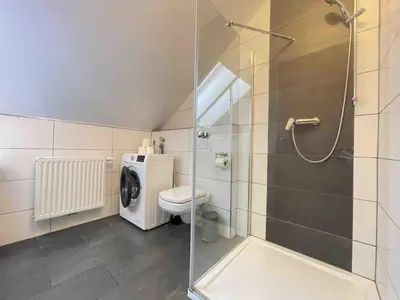 Ein Badezimmer in der Unterkunft STB113 geräumige Monteurwohnung
