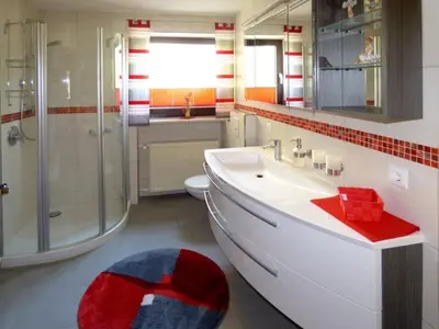 Ein Badezimmer in der Unterkunft Apartment Komfortable Ferienwohnung mit Garten und Grill by Interhome