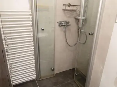 Ein Badezimmer in der Unterkunft Apartment mit zwei Schlafzimmern und Terrasse by Interhome