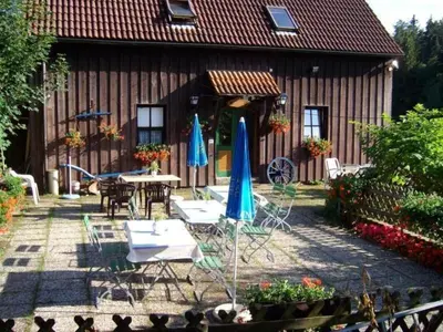 Ein Garten an der Unterkunft Apartment mit zwei Schlafzimmern und Balkon by Interhome