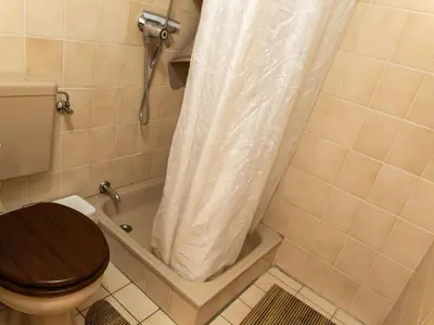 Ein Badezimmer in der Unterkunft Apartment mit zwei Schlafzimmern und Balkon by Interhome