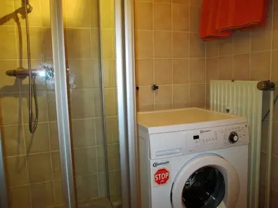 Ein Badezimmer in der Unterkunft Apartment Große Wohnung in Weißenstadt by Interhome