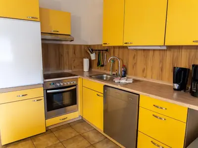 Küche/Küchenzeile in der Unterkunft Apartment mit Balkon und Geschirrspülmaschine by Interhome