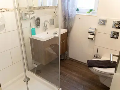 Ein Badezimmer in der Unterkunft Apartment Tolles Appartement mit offenem Kamin by Interhome