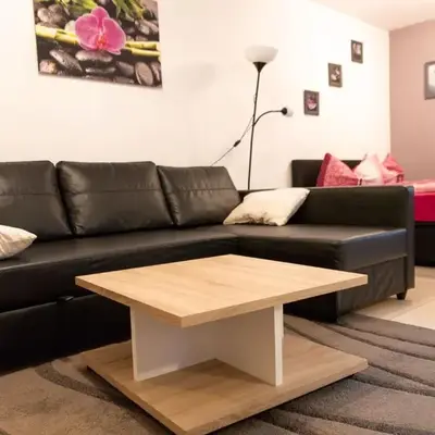 Apartment Großzügiges Ferienstudio für zwei Personen by Interhome
