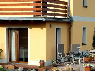 Das Gebäude in dem sich die Ferienwohnung befindet