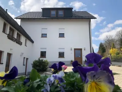 Ein Garten an der Unterkunft Apartment FeWo Siebert by Interhome