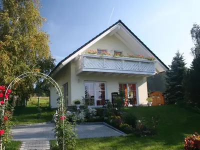 Ein Garten an der Unterkunft Holiday Home Vogtlandresidenz by Interhome