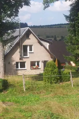 Das Gebäude in dem sich die Ferienwohnung befindet