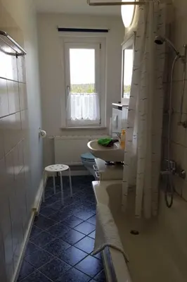 Ein Badezimmer in der Unterkunft Apartment Fewo Kranichsee WGH by Interhome