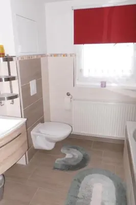 Ein Badezimmer in der Unterkunft Apartment Fewo Am Skihang OG by Interhome