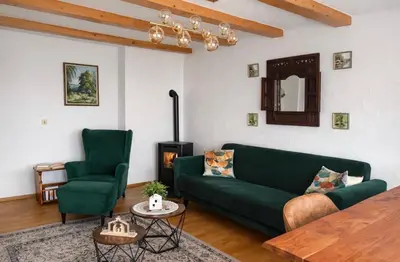 Ein Sitzbereich in der Unterkunft MPK Motorsport Apartment