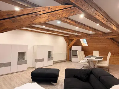 Ein Sitzbereich in der Unterkunft Zentrale Erbendorfer Studiowohnung