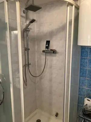 Ein Badezimmer in der Unterkunft Juragarden
