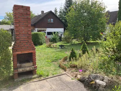 Ein Garten an der Unterkunft Juragarden