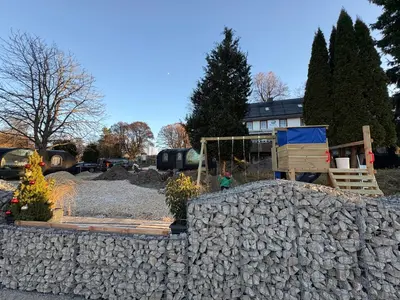 Ein Garten an der Unterkunft Seeperle Weißenstadt Wohnung Schneeberg