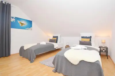 Ein Bett oder Betten in einem Zimmer der Unterkunft Kulmbach 03 - Apartment für Firmen