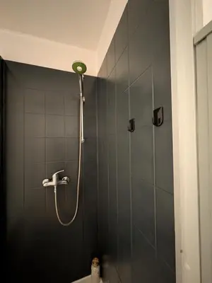 Grundriss der Unterkunft Moderne Ferienwohnung mit Balkon - 3 Minuten zum See für bis zu 4 Personen