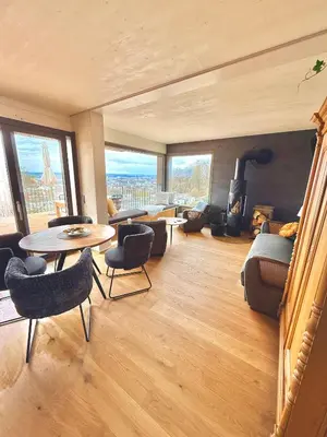Ein Sitzbereich in der Unterkunft Wohnen am Südhang