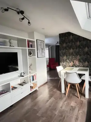 Ein Sitzbereich in der Unterkunft Gemütliche Dachgeschosswohnung zur Alleinnutzung mit kl Küche & Bad