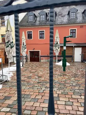 Das Gebäude in dem sich die Ferienwohnung befindet