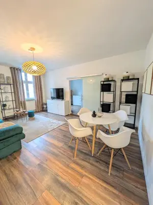 Küche/Küchenzeile in der Unterkunft Urban Elegance - Stilvolles Apartment mit höchstem Komfort Nähe Wagner Festspielhaus