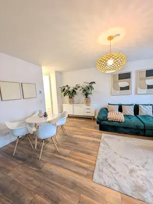 Ein Sitzbereich in der Unterkunft Urban Elegance - Stilvolles Apartment mit höchstem Komfort Nähe Wagner Festspielhaus