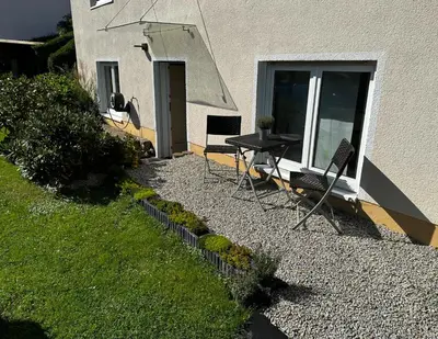 Ein Garten an der Unterkunft Ferienwohnung mit Garten und Sauna, nahe Bayreuth