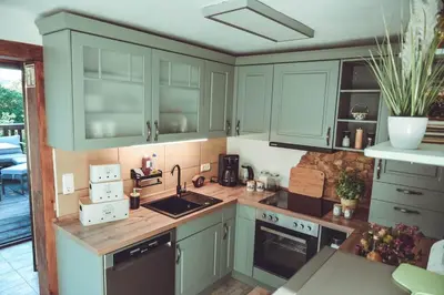 Küche/Küchenzeile in der Unterkunft Ferienhaus Vogtland mit Sauna und Hot Tub