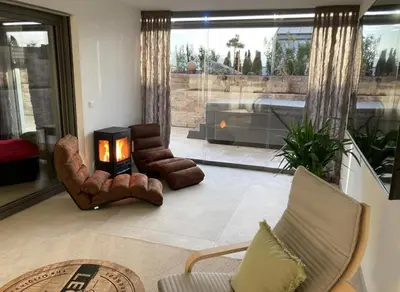Ein Sitzbereich in der Unterkunft Regentaloase - Deine Privat-Spa Villa für Zwei