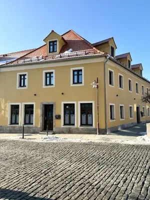 Das Gebäude in dem sich die Ferienwohnung befindet