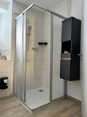 Ein Badezimmer in der Unterkunft Wohnzeit by Zirwick Apartment