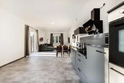 Küche/Küchenzeile in der Unterkunft Modernes Apartment in Mistelgau 3