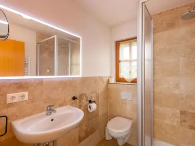 Ein Badezimmer in der Unterkunft Apartment Am Rückerlhof - Isa by Interhome