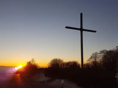 Blick auf den Sonnenuntergang/Sonnenaufgang von der Ferienwohnung aus oder aus der Nähe