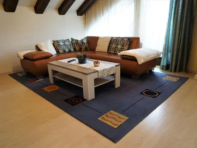 Ein Sitzbereich in der Unterkunft Apartment Große Ferienwohnung in Stadtsteinach by Interhome