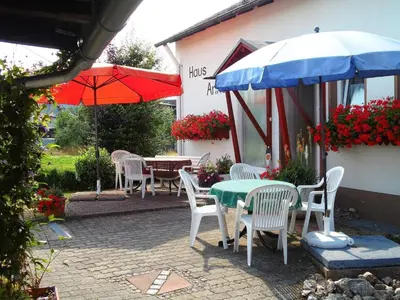Ein Garten an der Unterkunft Holiday Home Anna by Interhome