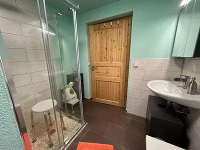 Ein Badezimmer in der Unterkunft Holiday Home Haus Fichtelberg by Interhome