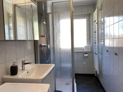 Ein Badezimmer in der Unterkunft Apartment SAD151 Moderne Monteurwohnung mit Balkon by Interhome