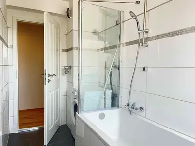 Ein Badezimmer in der Unterkunft Apartment SAD154 by Interhome