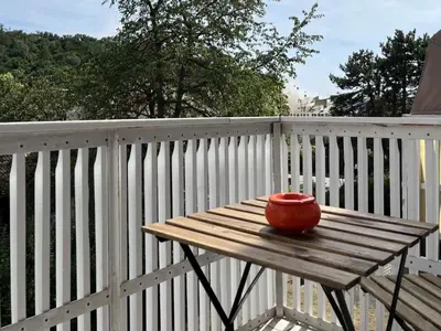 Ein Balkon oder eine Terrasse in der Unterkunft Apartment SAD153 by Interhome