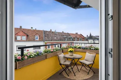 Ein Balkon oder eine Terrasse in der Unterkunft Geräumige Wohnung, 3 Schlafzimmer, Küche, Bad
