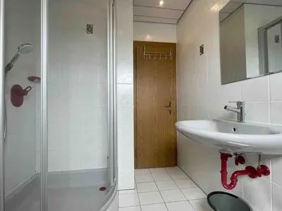 Ein Badezimmer in der Unterkunft WEN111 große Monteurwohnung