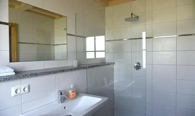 Ein Badezimmer in der Unterkunft Gasthof - Pension SPARRER-WIRT