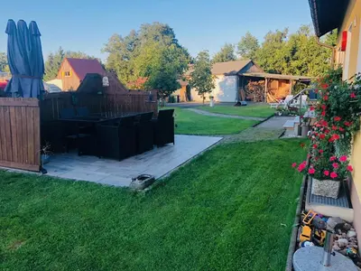 Ein Garten an der Unterkunft Haus Evi