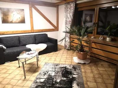 Ein Sitzbereich in der Unterkunft Idealer Startpunkt für Ausflüge und Wanderungen, 70qm, Stufenloser Zugang, Parkplatz an der Wohnung
