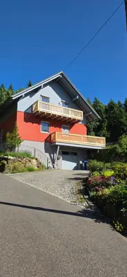 Das Gebäude in dem sich die Ferienwohnung befindet