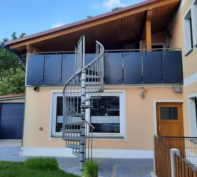 Das Gebäude in dem sich die Ferienwohnung befindet